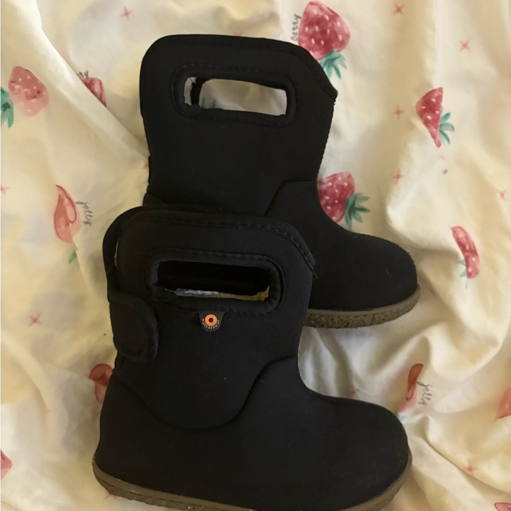 Black BOGS lined Kids Boots